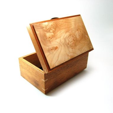 Custom Made Mahogany And Birdseye Maple Keepsake / Jewelry Box