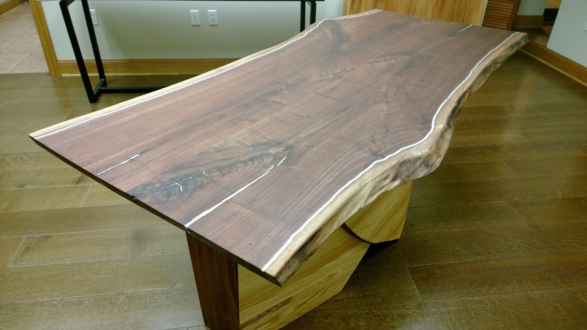 dining room table sculpture