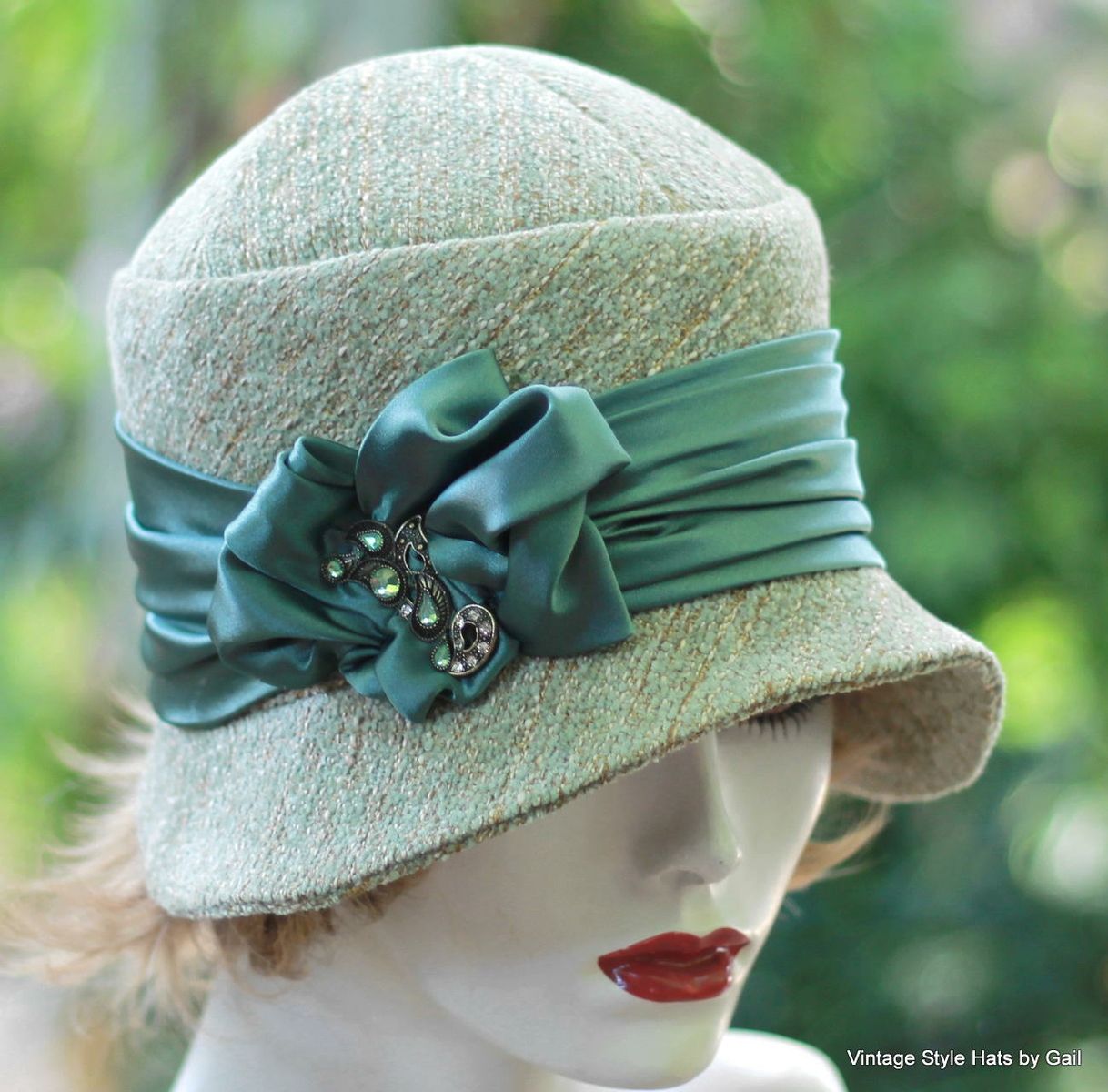 Vintage Moss Green Women's Hat With Light Green Colored 