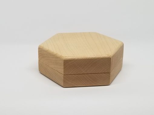 Custom Made Maple "Honeycomb" Hexagonal Hardwood Dice Box For Polyhedral Dice