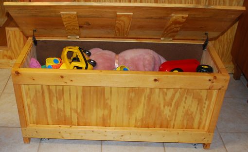 Custom Made Toy, Blanket Chest On Casters