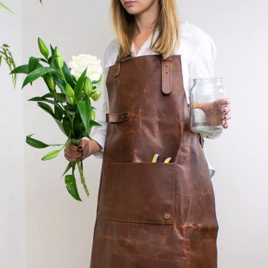Custom Made Distressed Leather Apron For Diy Enthusiasts - Full Grain Leather