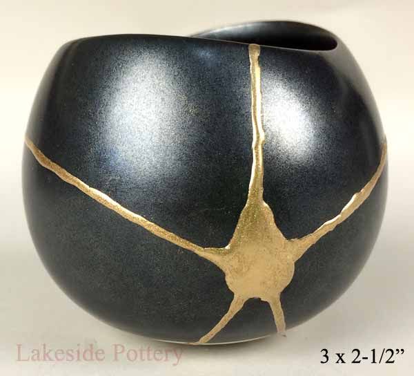Hand Crafted Kintsugi / Kintsukuroi Pottery Repaired With Gold Effect