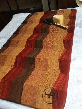 Custom Made Hardwood Cutting Board - Chevron Pattern