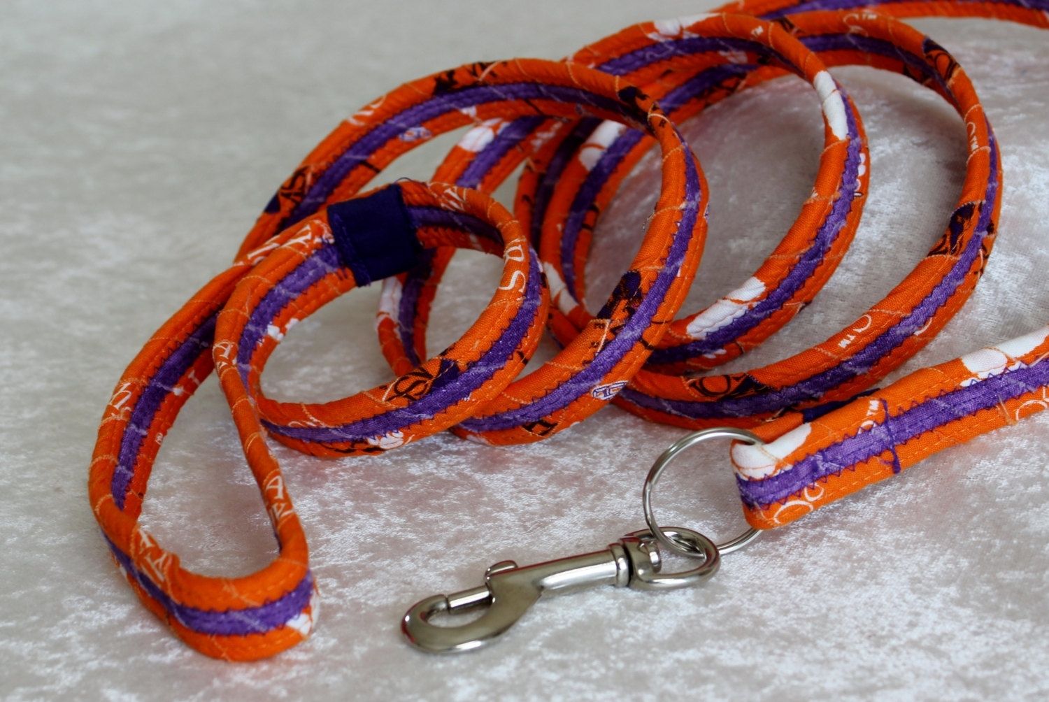 Hand Made Dog Leash. Fabric Wrapped Clothesline. Med To Lrg Dog