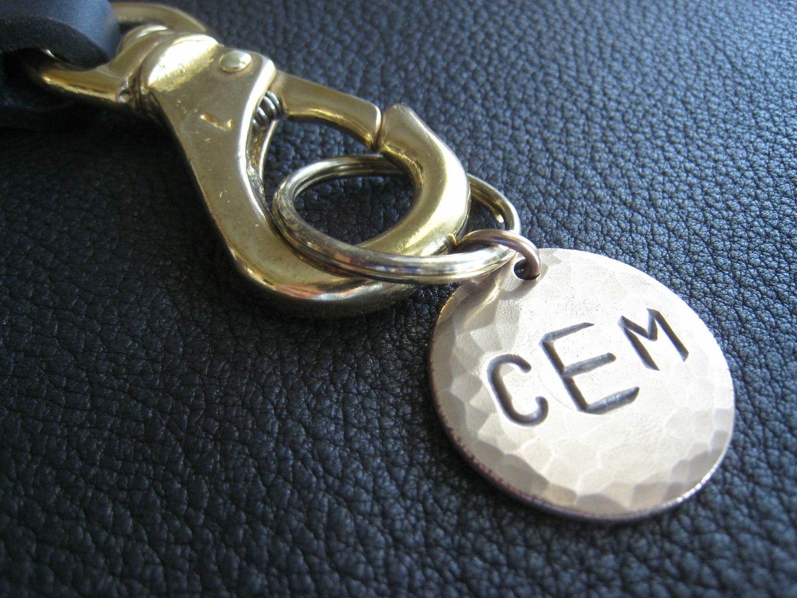 DPWOUM Leather Keychain Solid Metal Bronze Handcraft Key Ring Lanyard  Handmade Leather Key Fob, Genuine Leather Key Chain, Vintage Strap Car Key