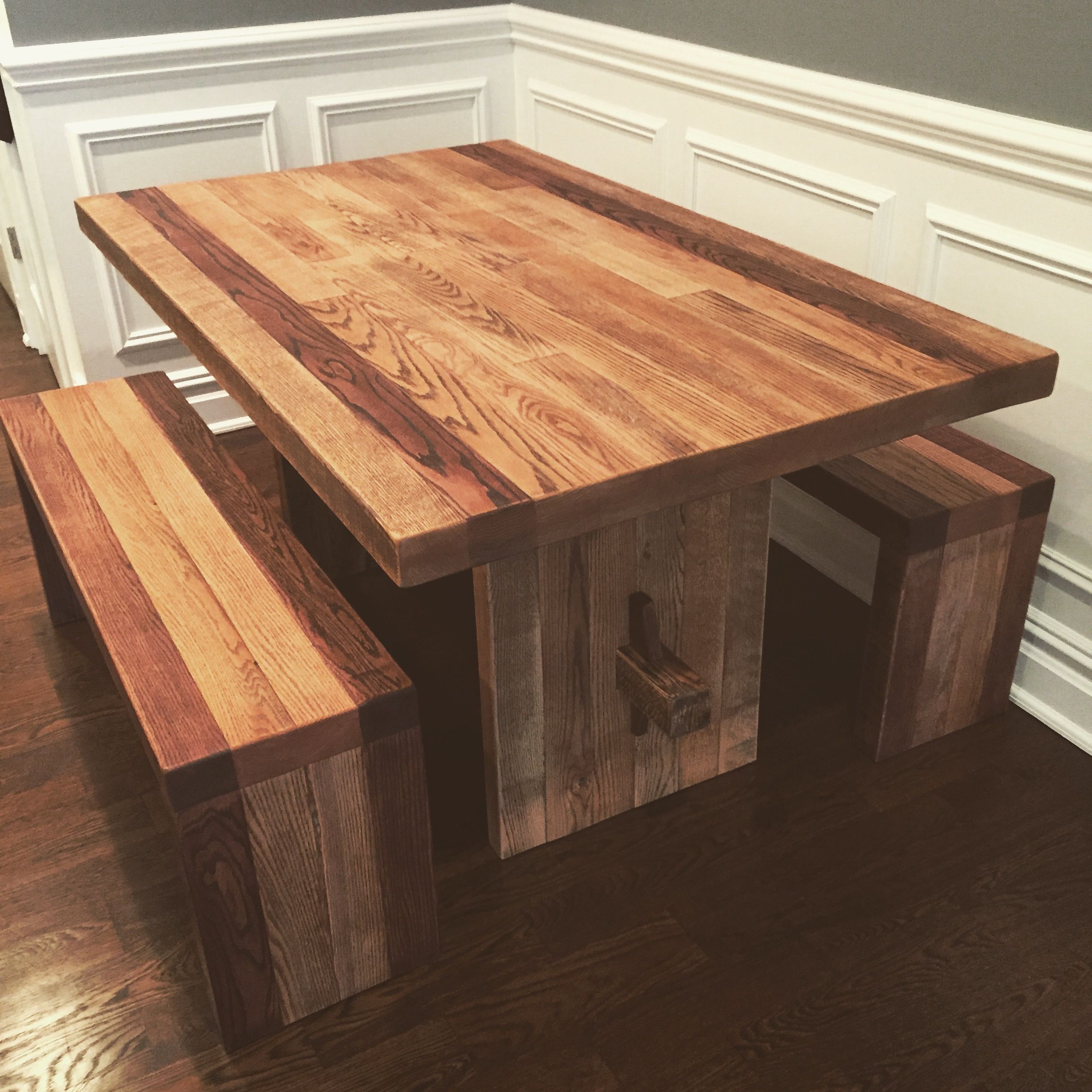 'round wood picnic table'