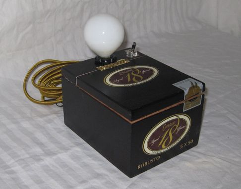 Custom Made Cigar Box Desk Lamp: Cusano 18 Robusto