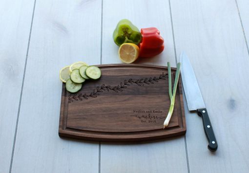 Custom Made Personalized Cutting Board, Engraved Cutting Board, Custom Wedding Gift – Cba-Wal-Watkins Leaf