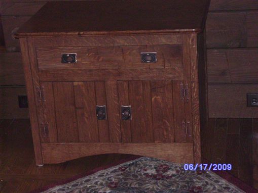 Custom Made Quarter Sawn White Oak End Table