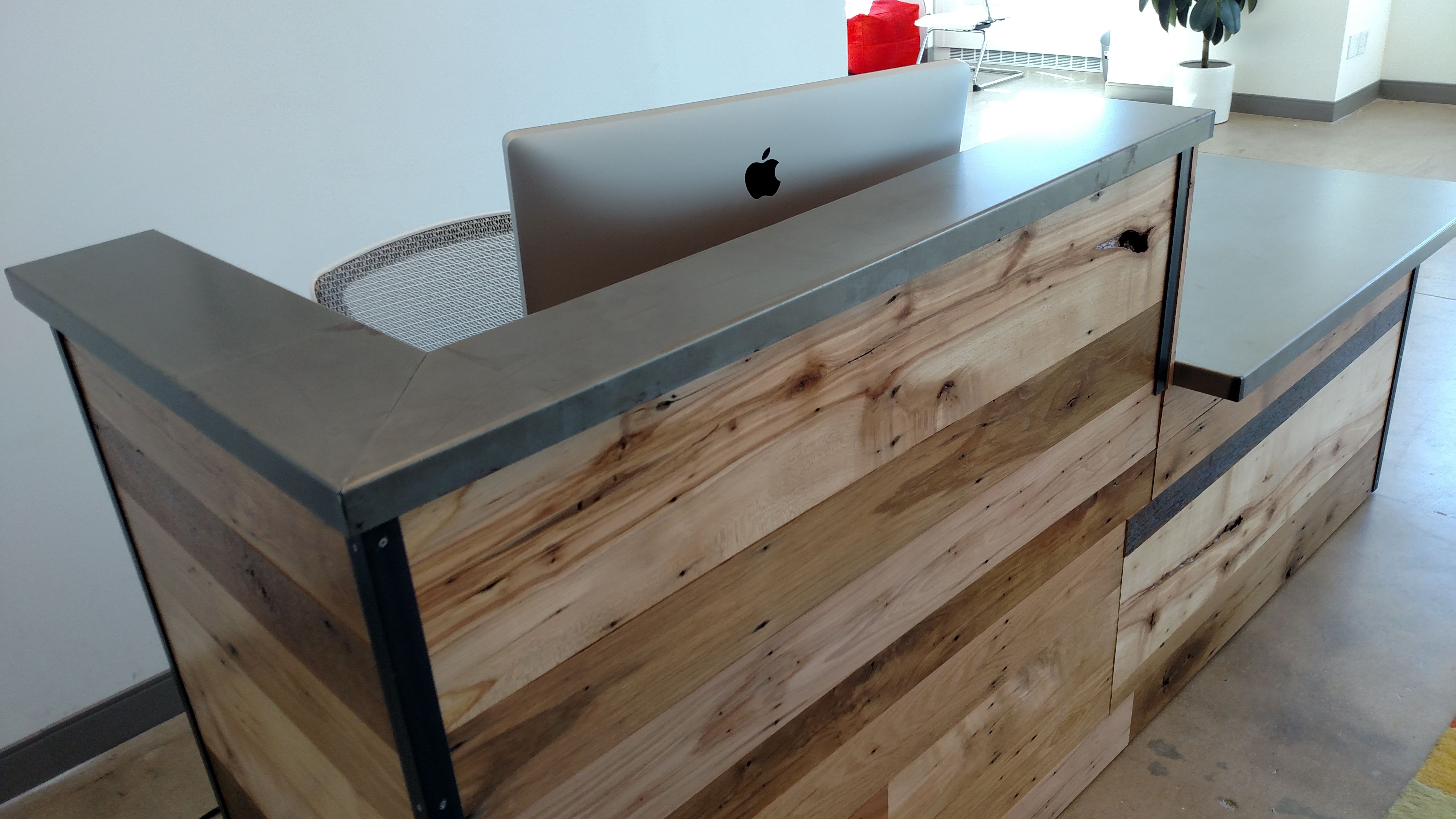 Hand Crafted Reclaimed Woodsteel Reception Desk By Redwell 5572