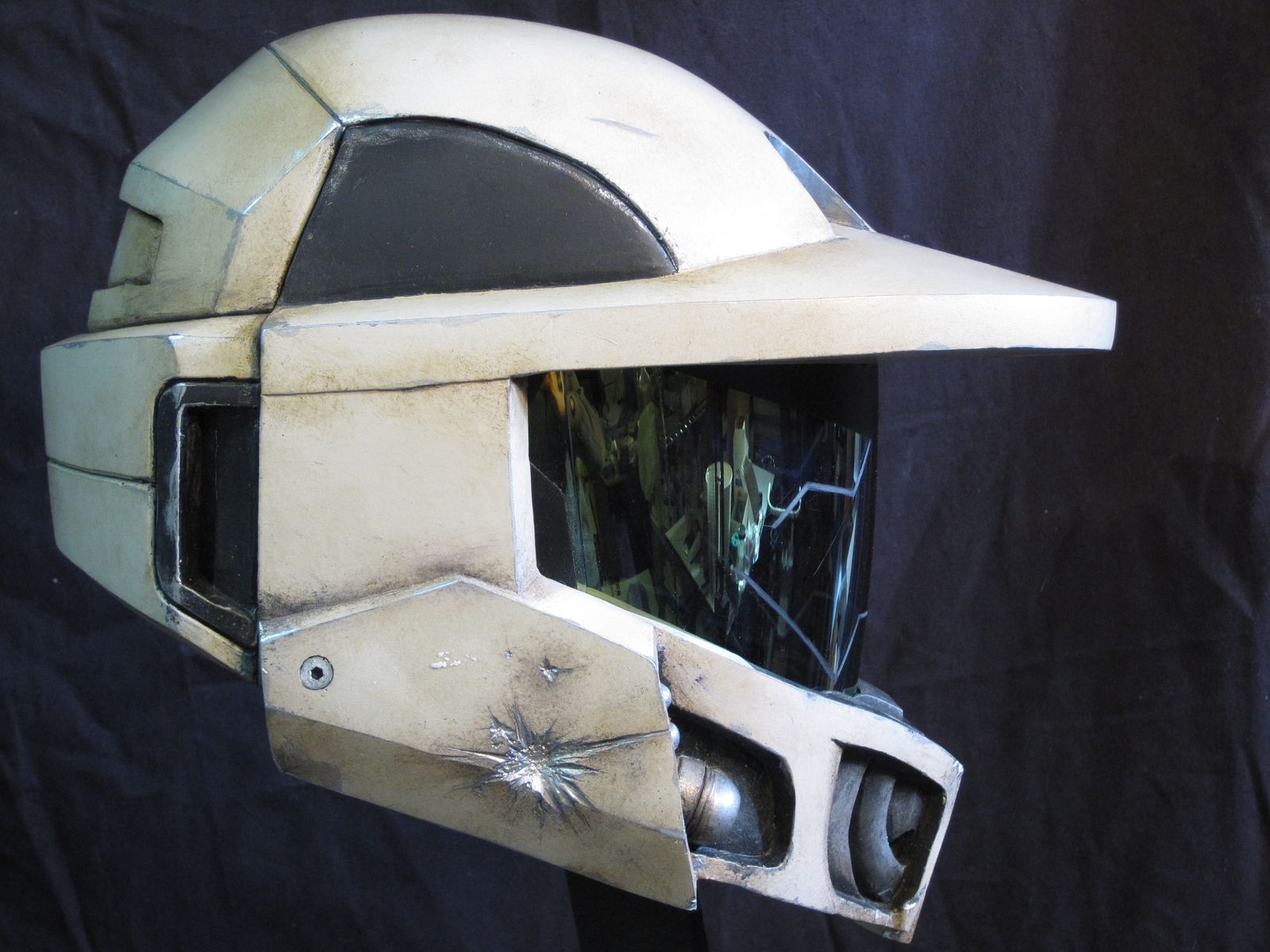 Hand Made Cosplay Halo Helmet by Neill Art Studios | CustomMade.com