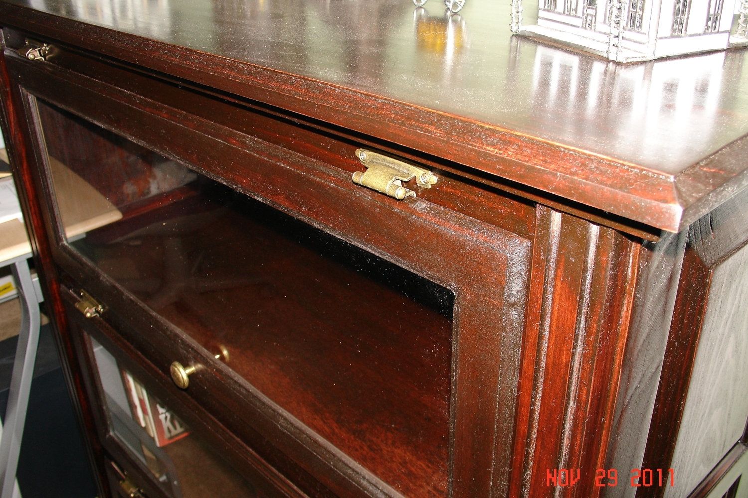 Custom Glass Door Traditional Style Bookshelf / Mahogany Finish And