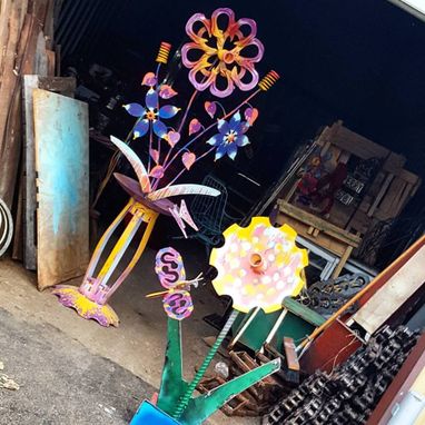 Custom Made Whimsical Artwork Outdoor Metal Flower Sculptures Art Garden Decor Yard Abstract