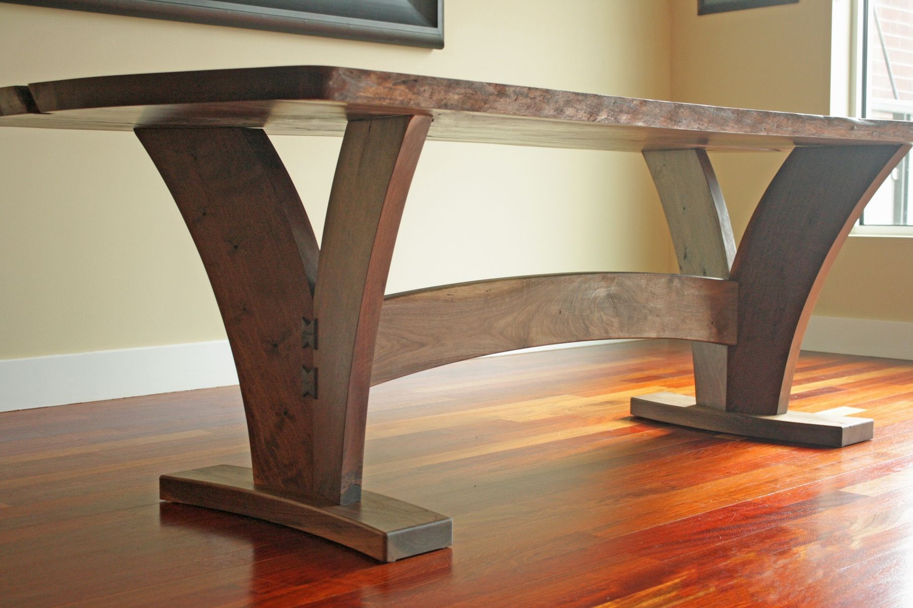 Деревянное подстолье для журнального столика. Ножки для журнального столика. Дизайнерские ножки для стола. Деревянное подстолье для стола. Необычные деревянные столы.