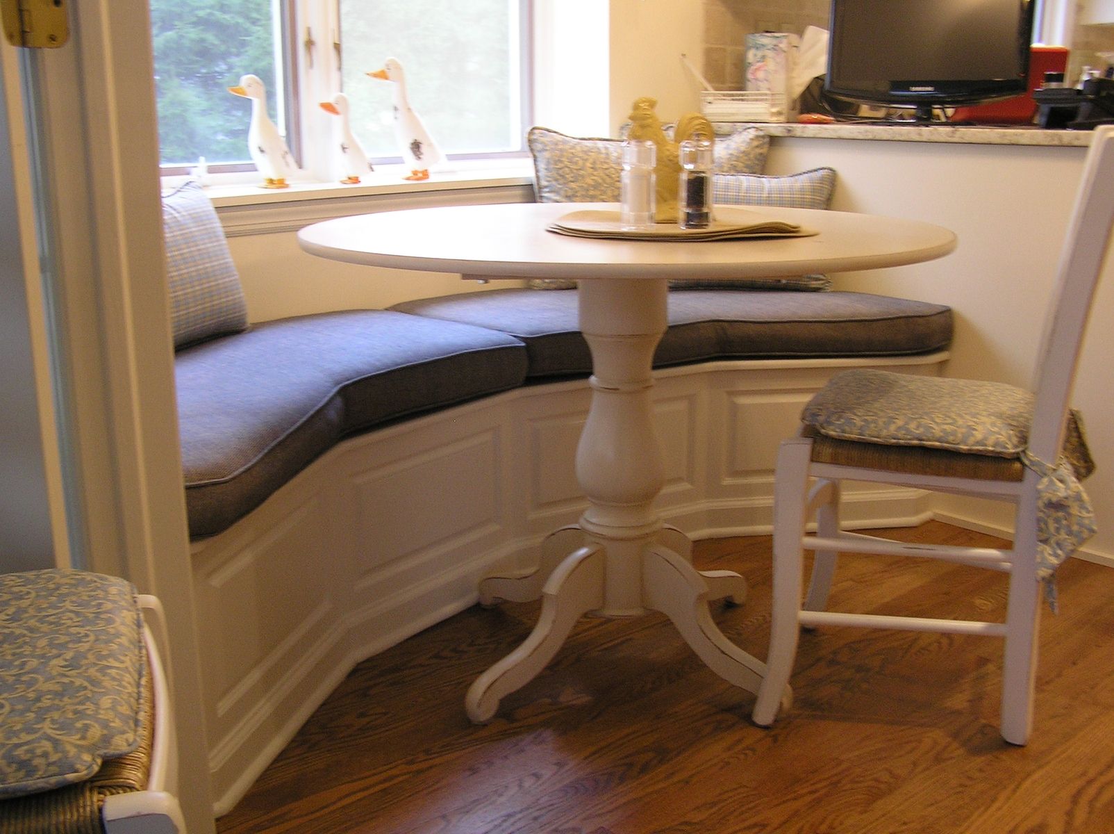 Hand made banquette for kitchen madison ,nj by cabinetmaker ...