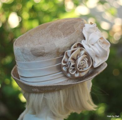 Custom Made Edwardian Ridding Bucket Hat In Pale Gold And Champagne