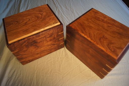 Custom Made Simple Urns For Pets And People.