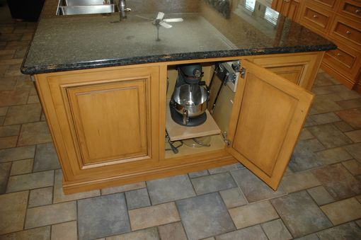 Custom Made Traditional Maple Kitchen
