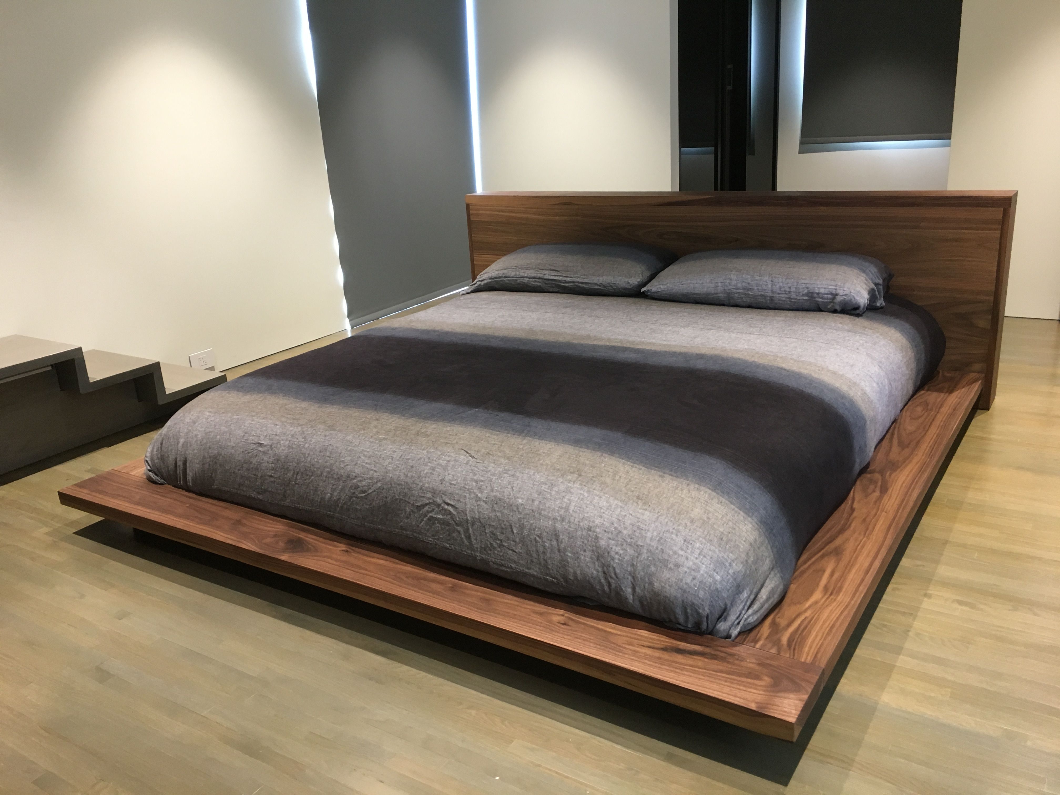 king mattress and platform bed