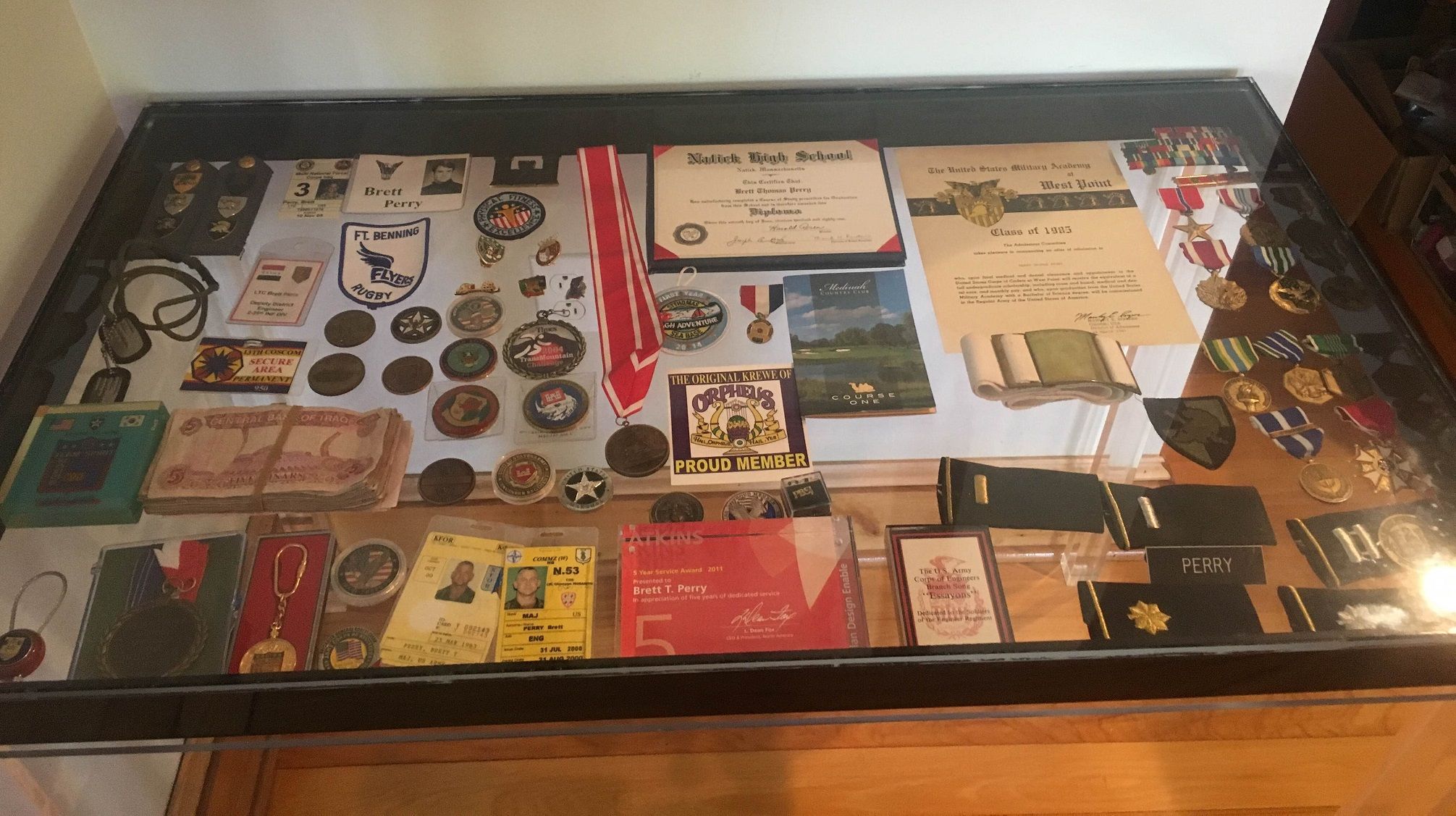 Buy Custom Acrylic Display Table Great Way To Display Collections