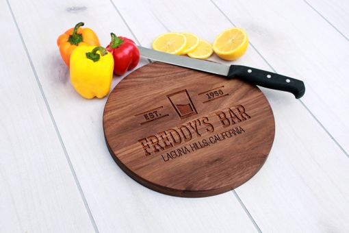 Custom Made Personalized Cutting Board, Engraved Cutting Board, Wedding Gift – Cbr-Wal-Freddy's Bar Classic